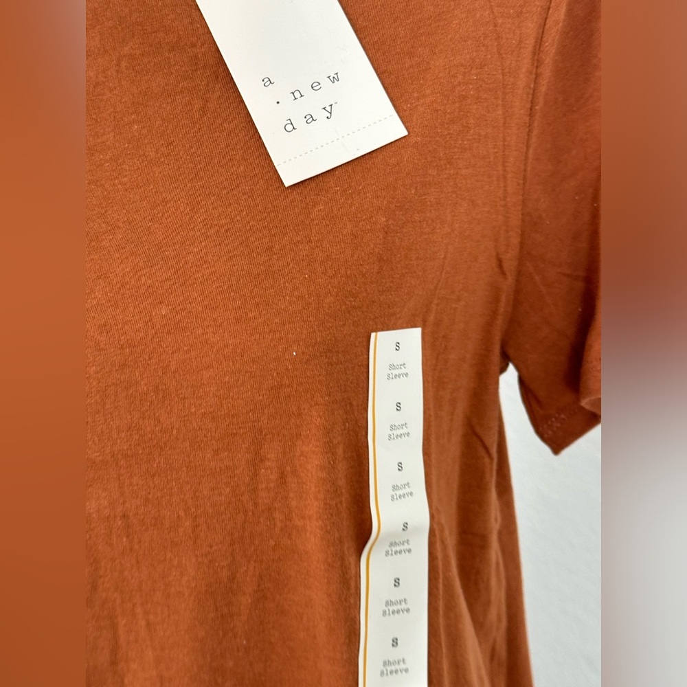 NWT Women's Short Sleeve T-Shirt - A New Day
Brown S - Picture 4 of 5